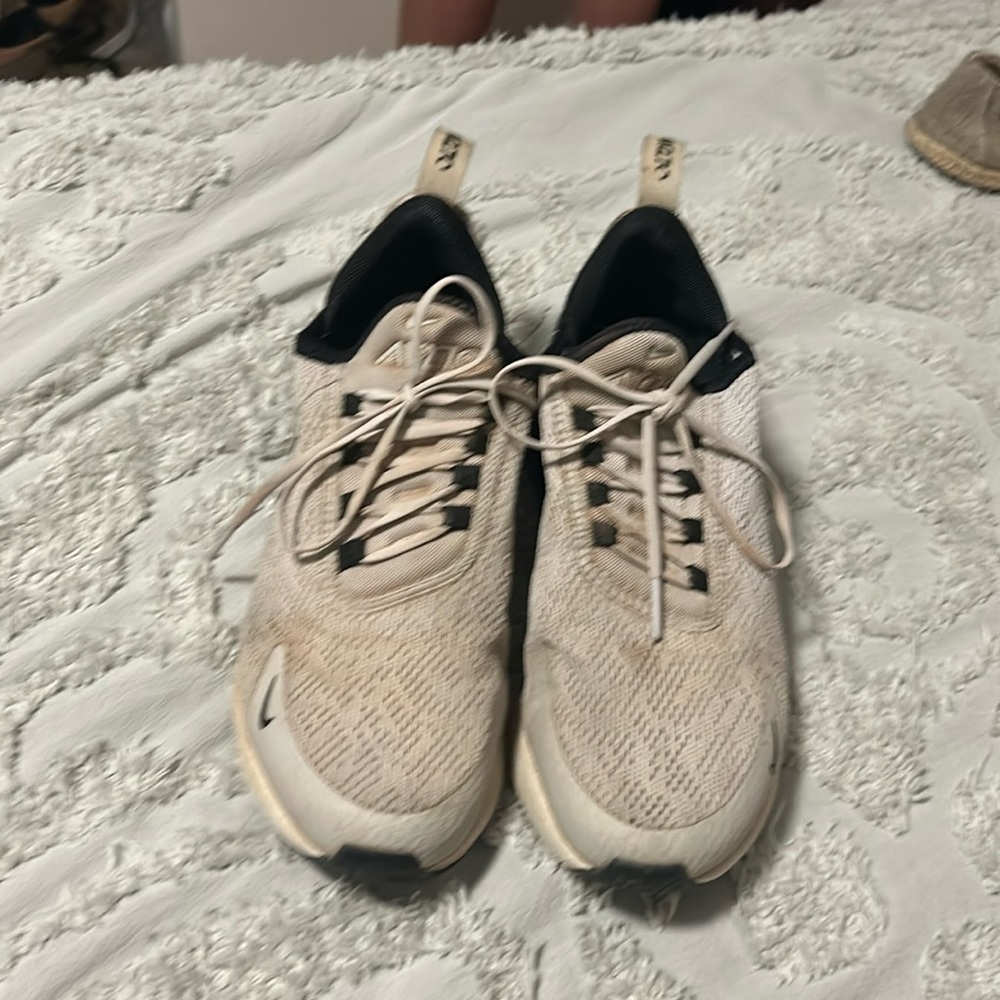 Nike tennis shoes